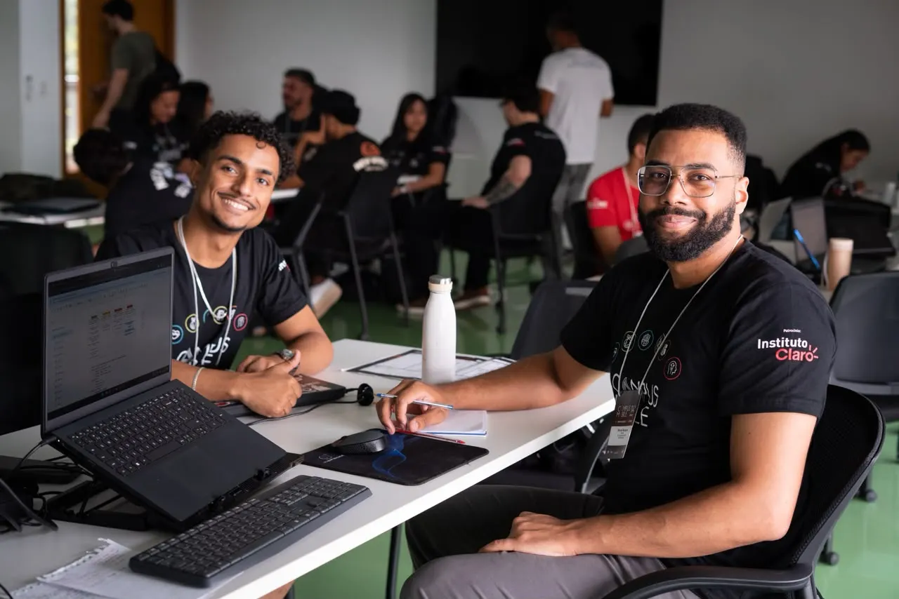 Equipe trabalhando durante o Campus Mobile