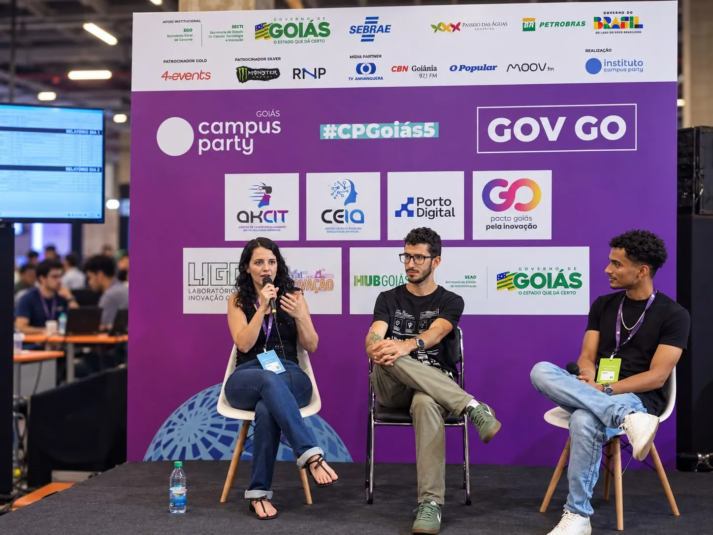 Rodrigo como painelista na Campus Party Goiás